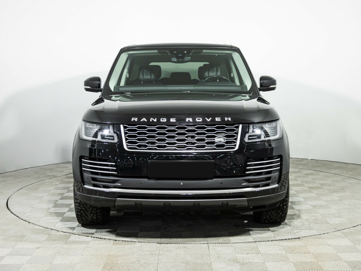 Land Rover Range Rover с пробегом — 2018 год. Фото: #1