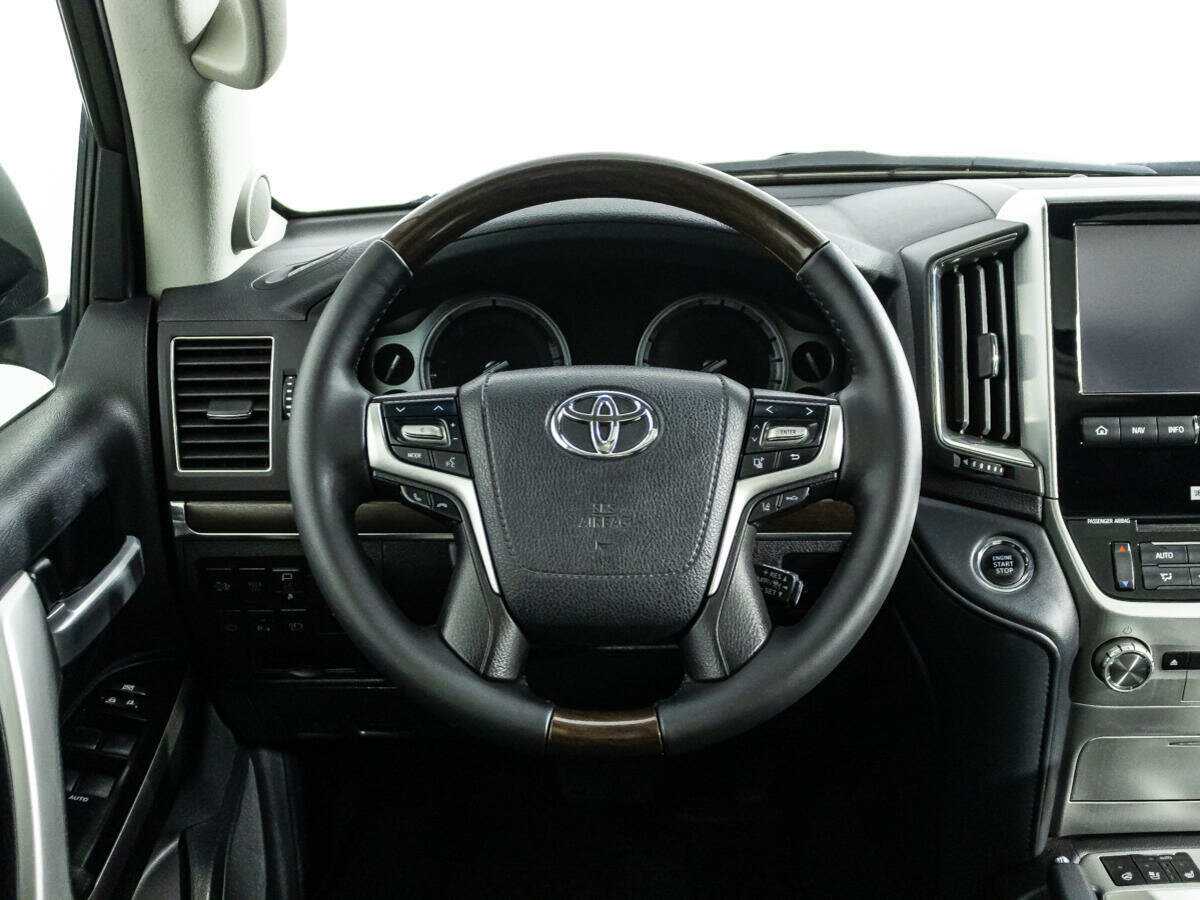 Toyota Land Cruiser с пробегом — 2018 год. Фото: #25