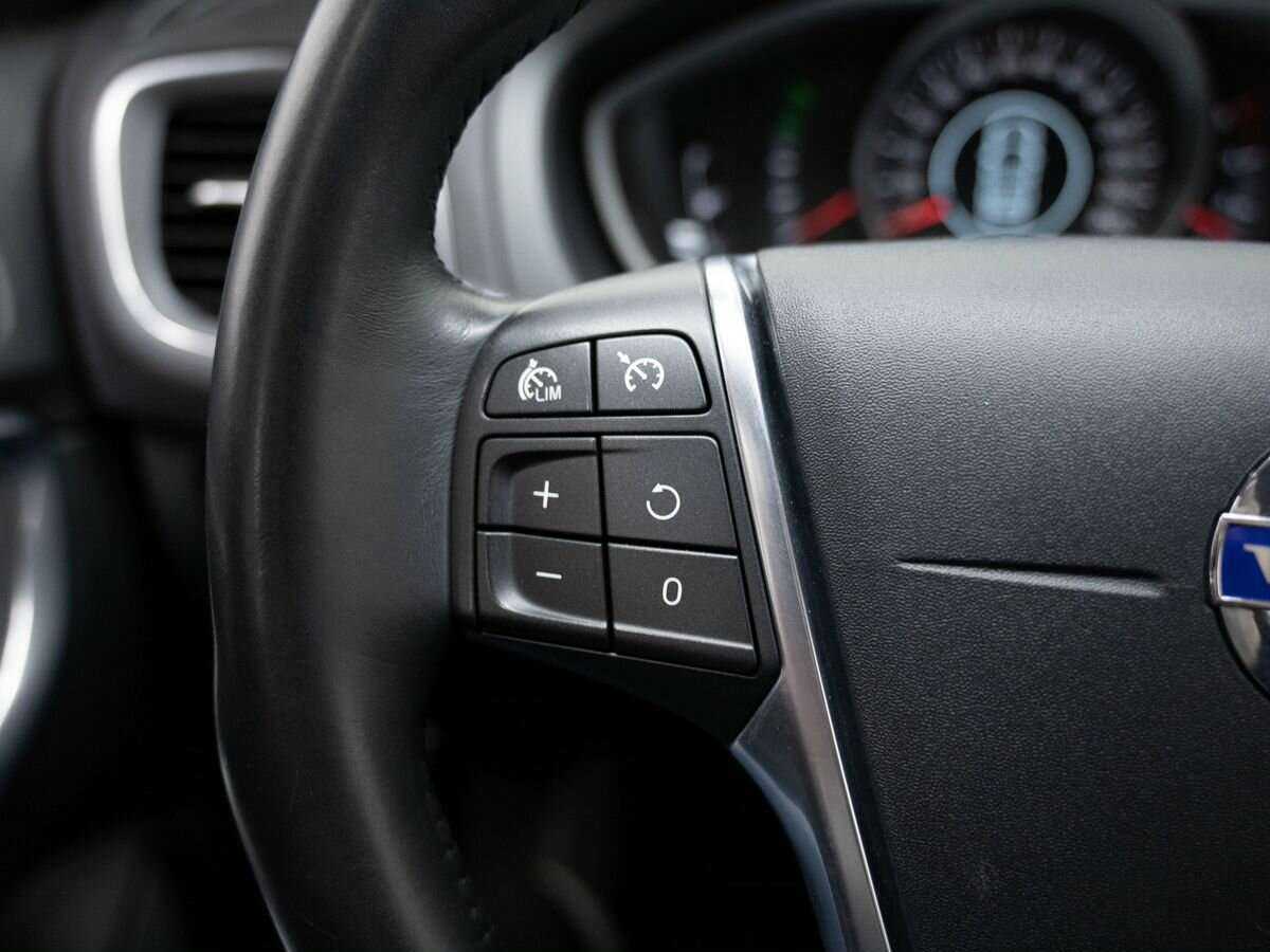 Volvo V40 Cross Country с пробегом — 2014 год. Фото: #18