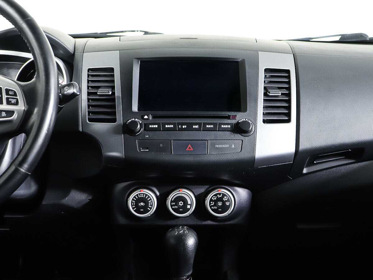 Mitsubishi Outlander с пробегом — 2008 год. Фото: #11