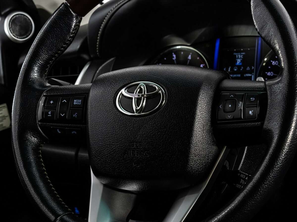 Toyota Fortuner с пробегом — 2018 год. Фото: #13