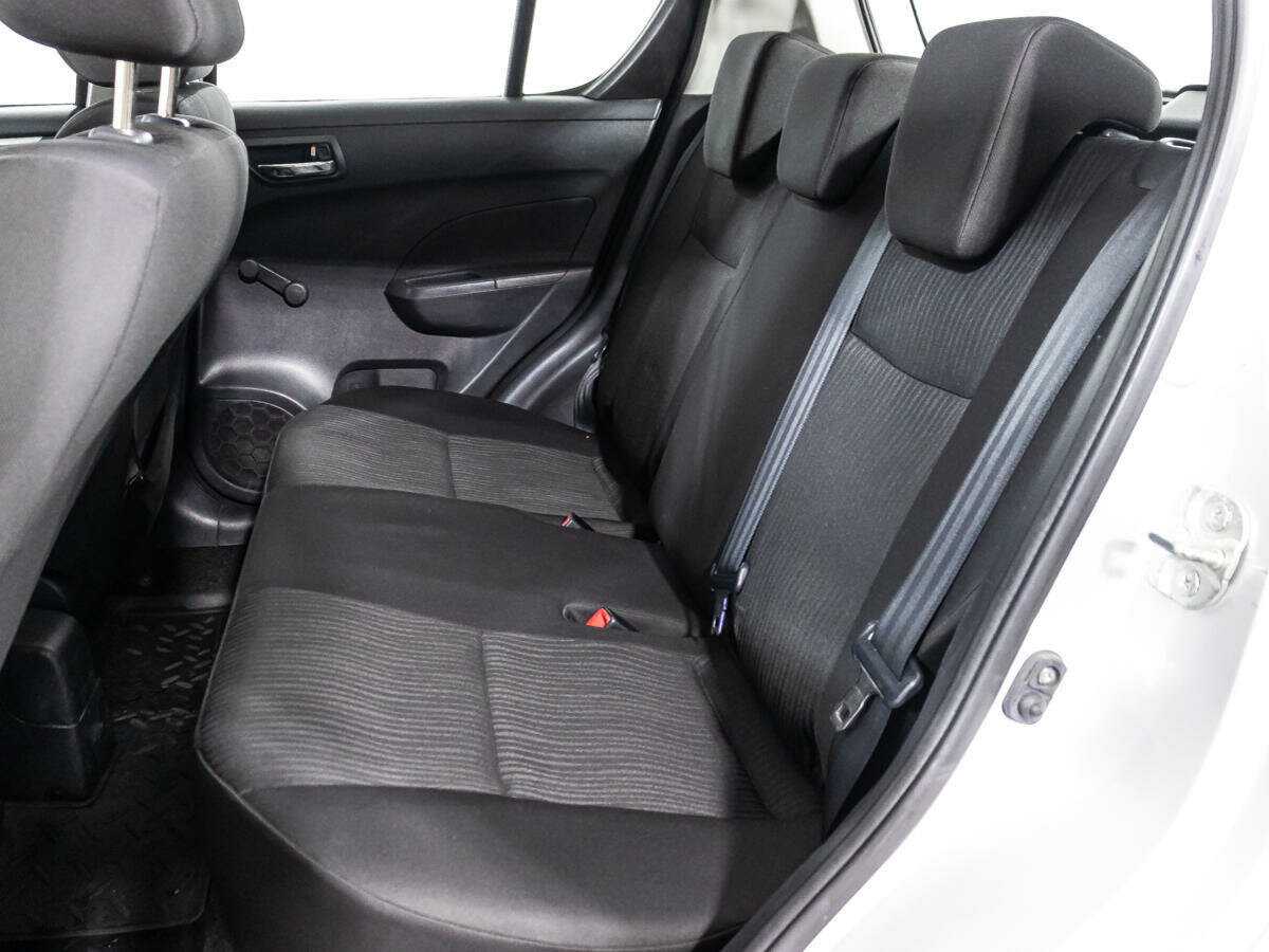 Suzuki Swift с пробегом — 2011 год. Фото: #9