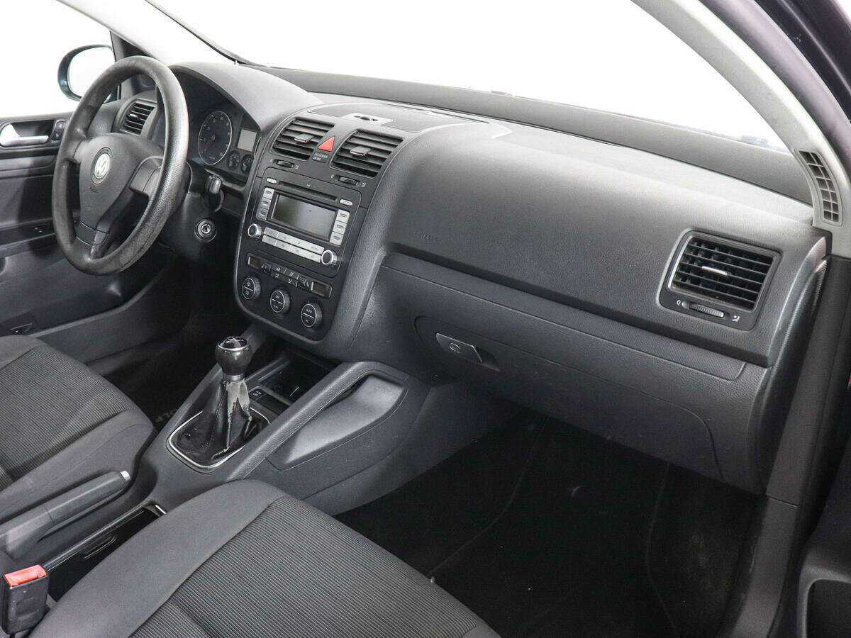 Volkswagen Golf с пробегом — 2008 год. Фото: #5