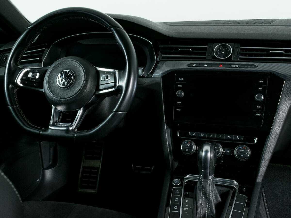 Volkswagen Arteon с пробегом — 2017 год. Фото: #10