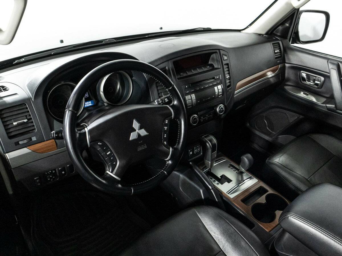 Mitsubishi Pajero с пробегом — 2007 год. Фото: #10