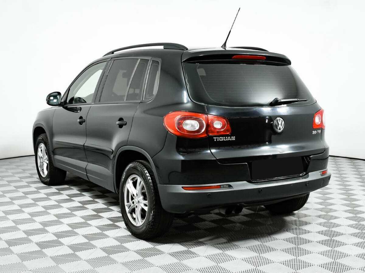 Volkswagen Tiguan с пробегом — 2008 год. Фото: #6