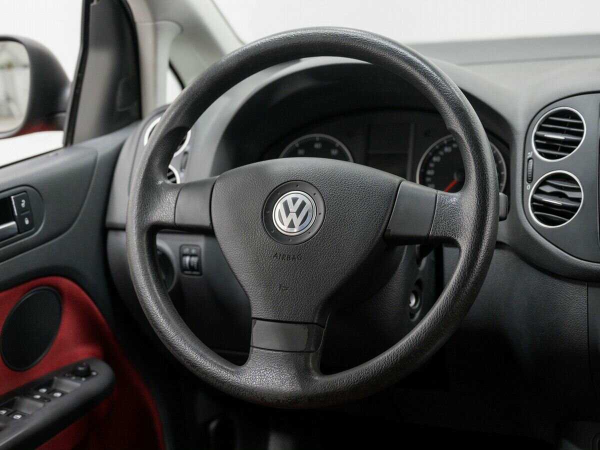 Volkswagen Golf Plus с пробегом — 2008 год. Фото: #9