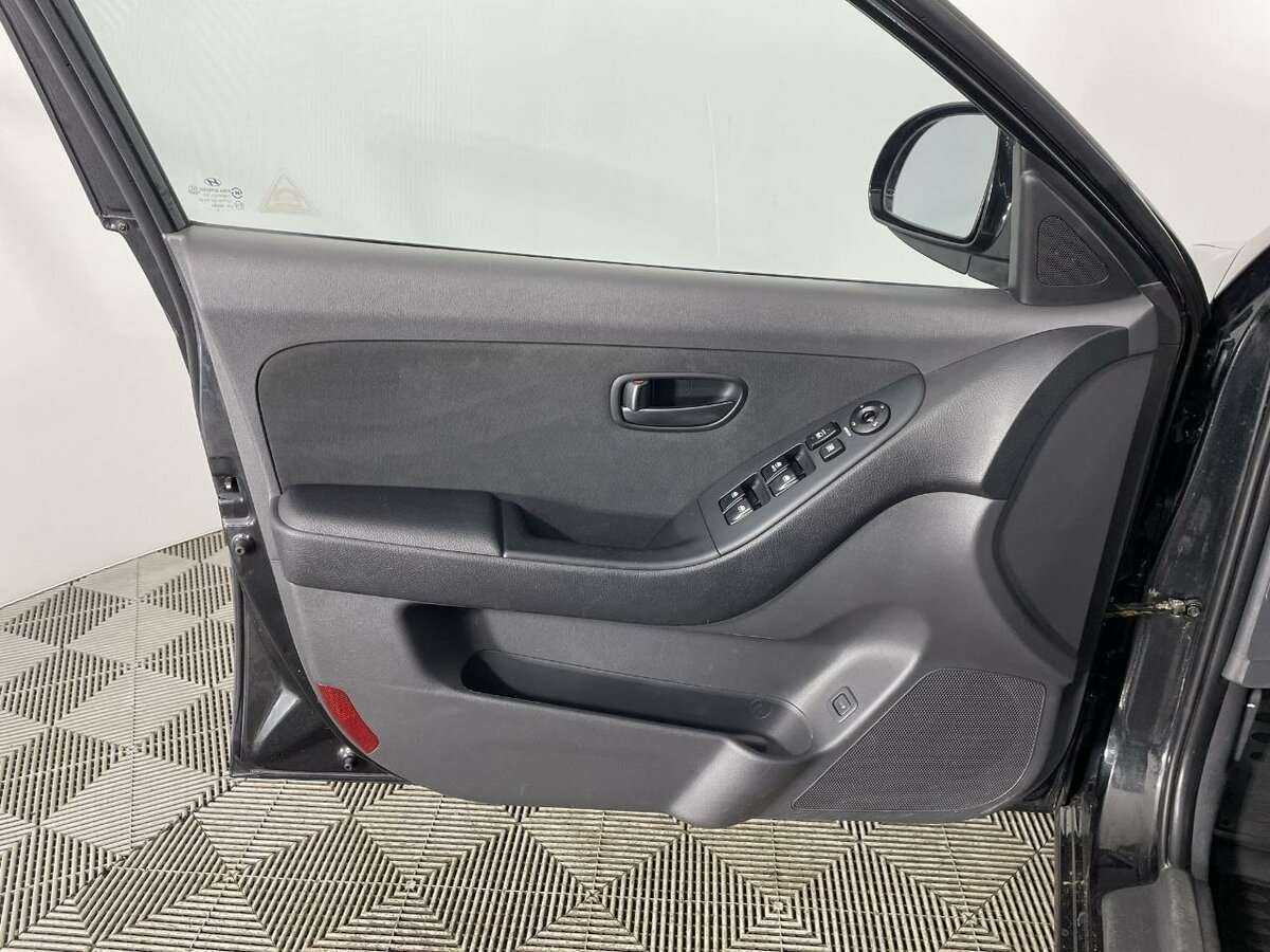 Hyundai Elantra с пробегом — 2008 год. Фото: #7