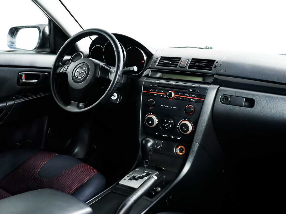 Mazda 3 с пробегом — 2005 год. Фото: #6