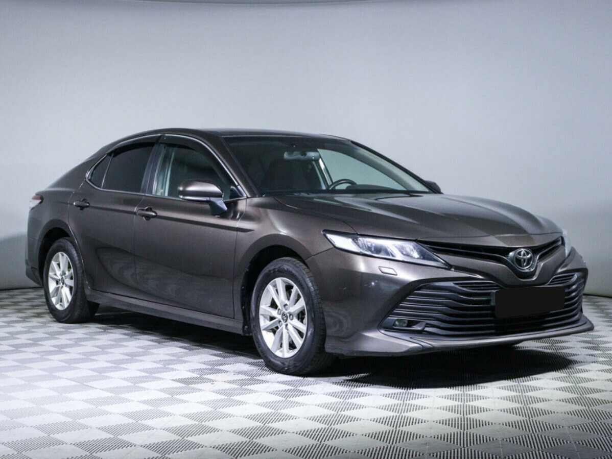 Toyota Camry с пробегом — 2020 год. Фото: #2