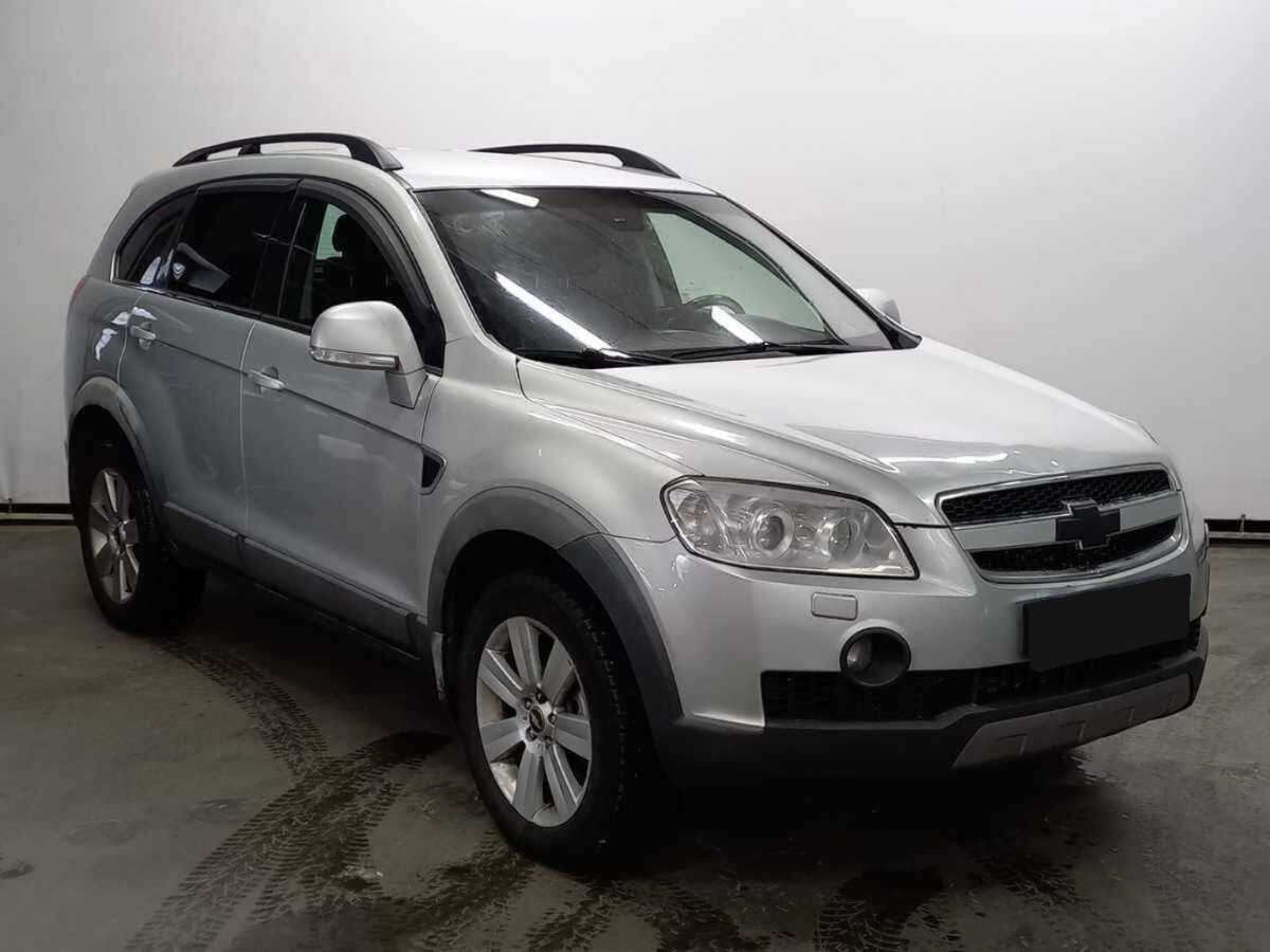 Chevrolet Captiva с пробегом — 2011 год. Фото: #2
