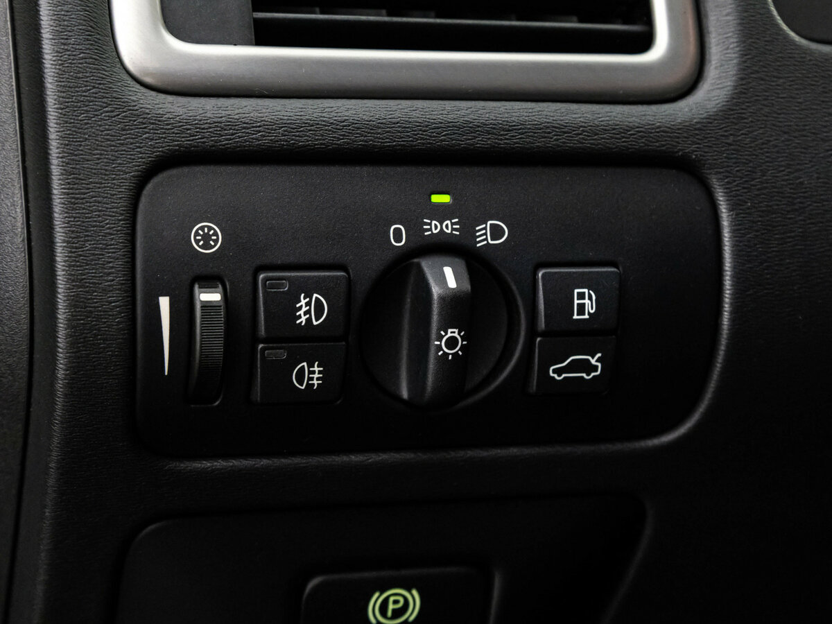 Volvo XC70 с пробегом — 2011 год. Фото: #14