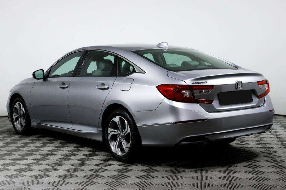 Honda Accord с пробегом — 2018 год. Фото: #6