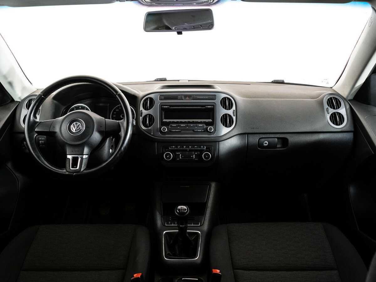 Volkswagen Tiguan с пробегом — 2011 год. Фото: #8