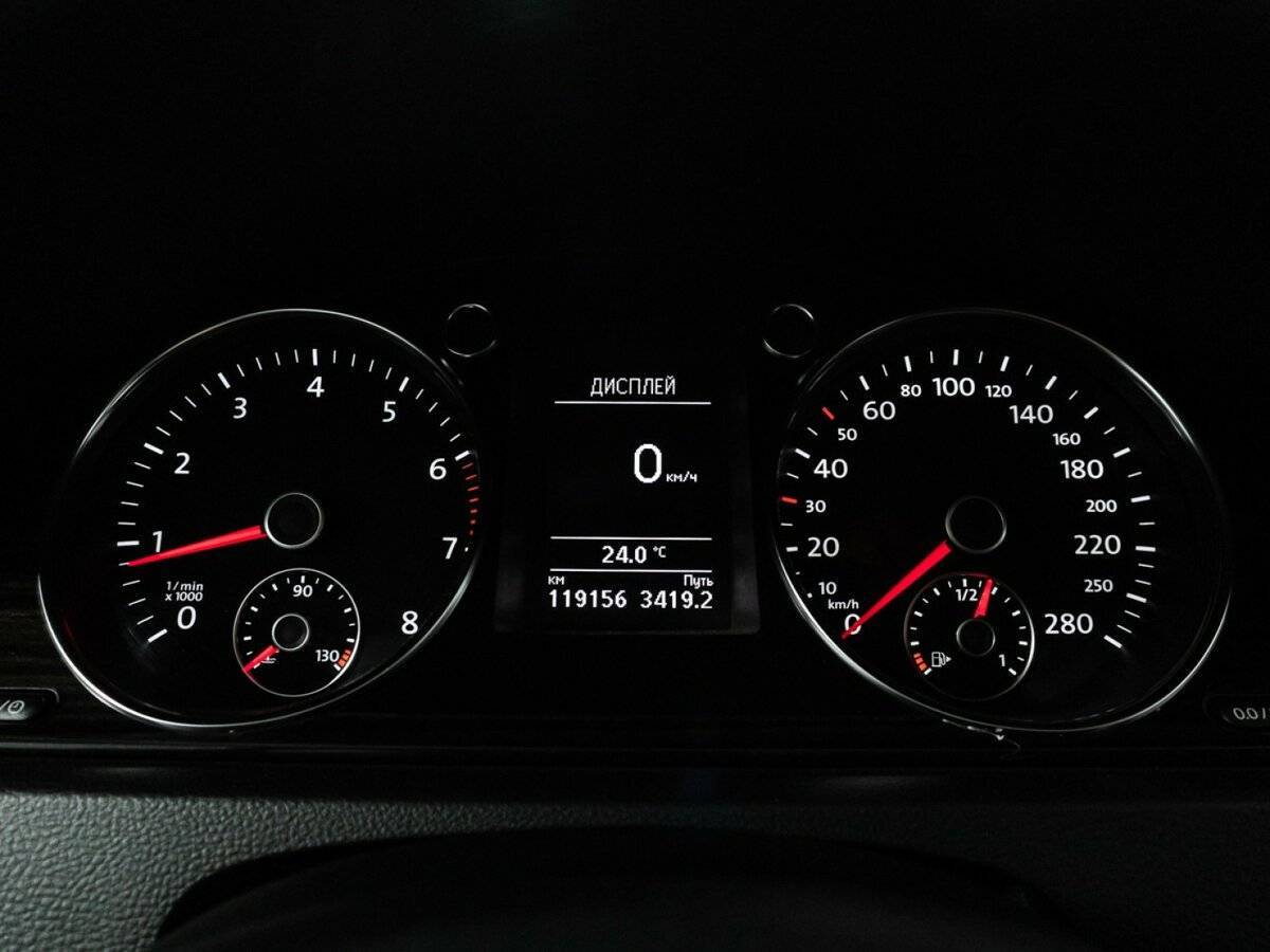 Volkswagen Passat CC с пробегом — 2014 год. Фото: #11