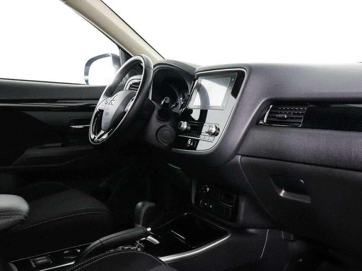Mitsubishi Outlander с пробегом — 2021 год. Фото: #5