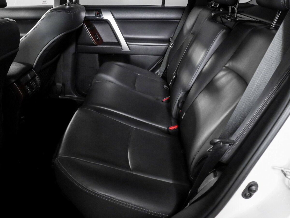 Toyota Land Cruiser Prado с пробегом — 2015 год. Фото: #9