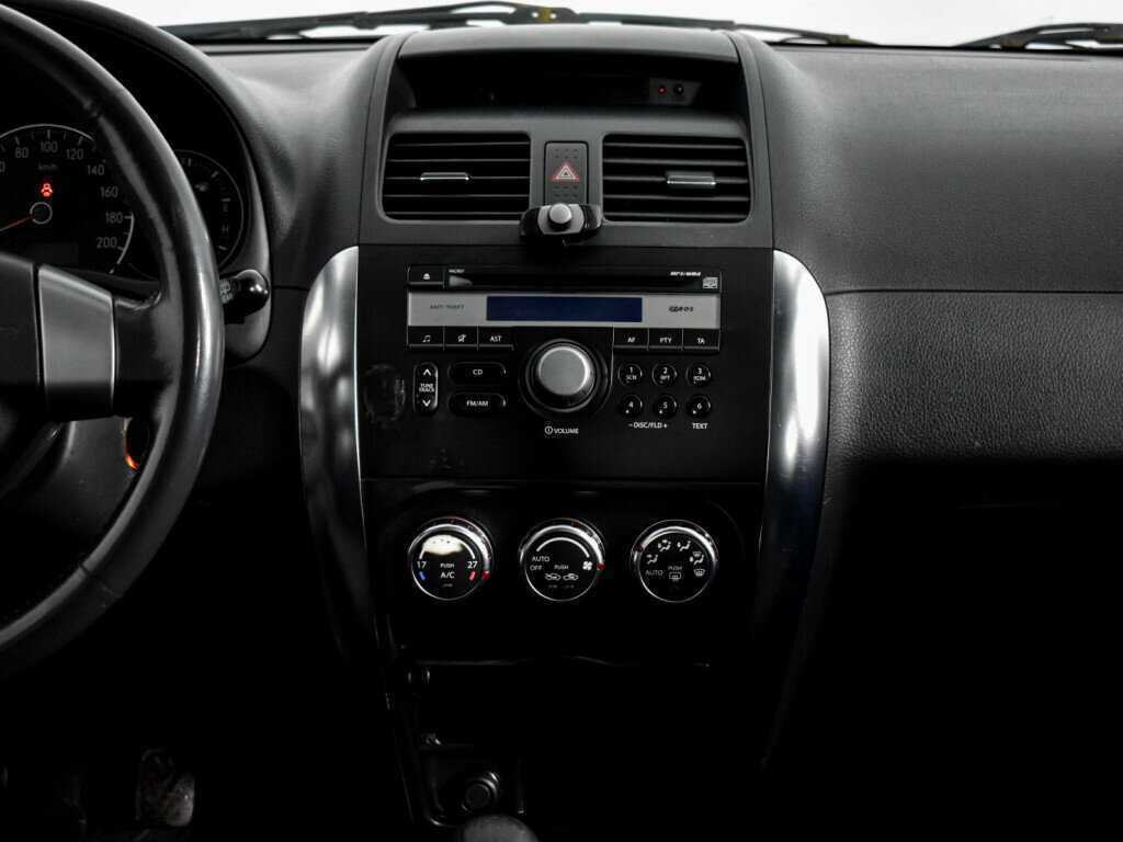 Suzuki SX4 с пробегом — 2007 год. Фото: #12