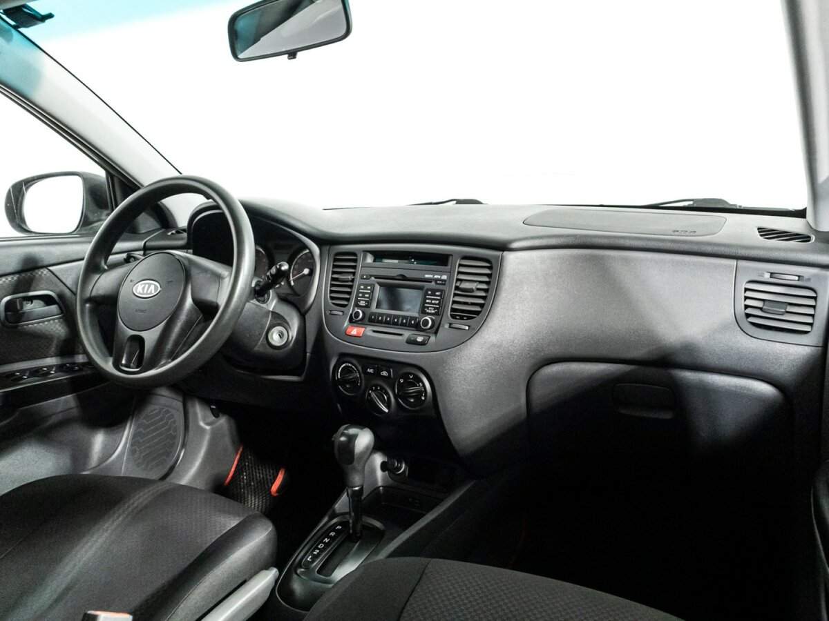 Kia Rio с пробегом — 2010 год. Фото: #8
