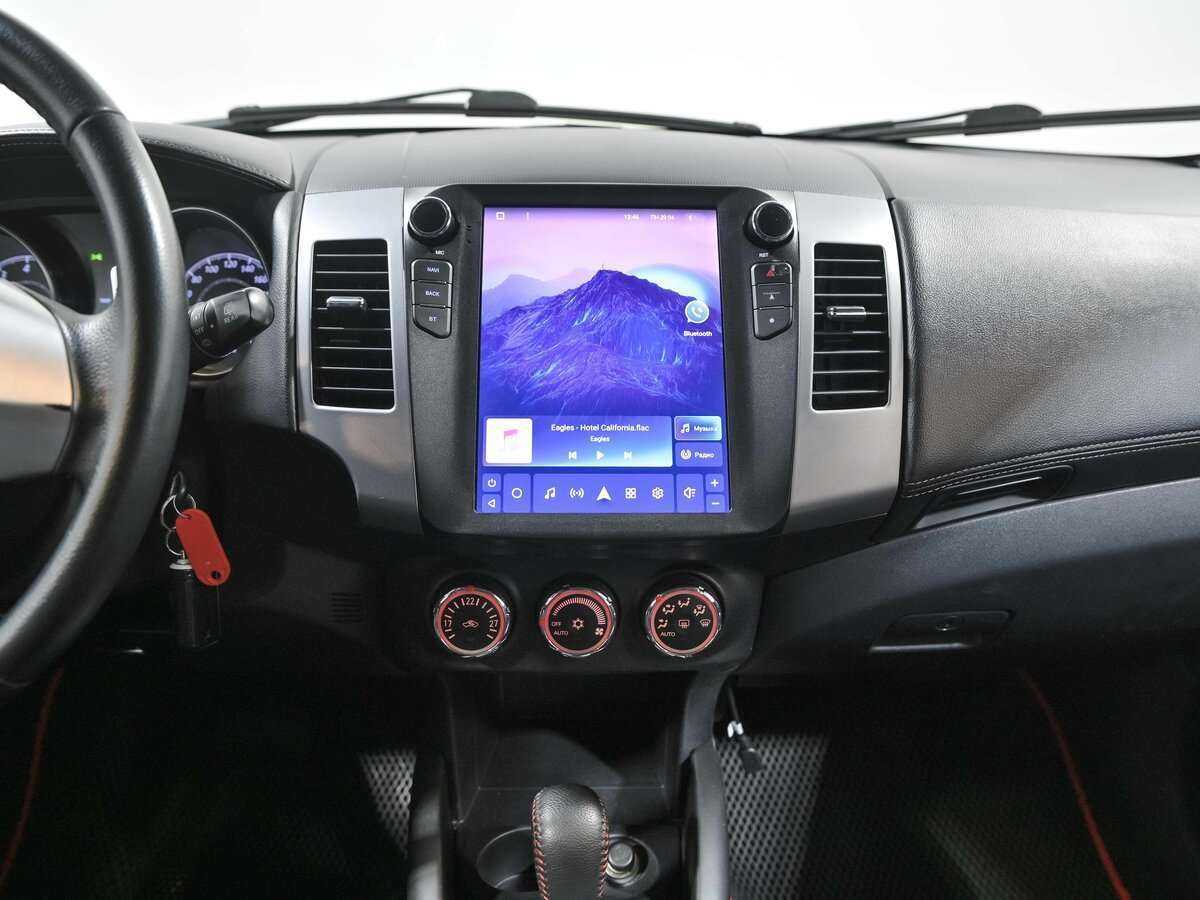 Mitsubishi Outlander с пробегом — 2011 год. Фото: #9