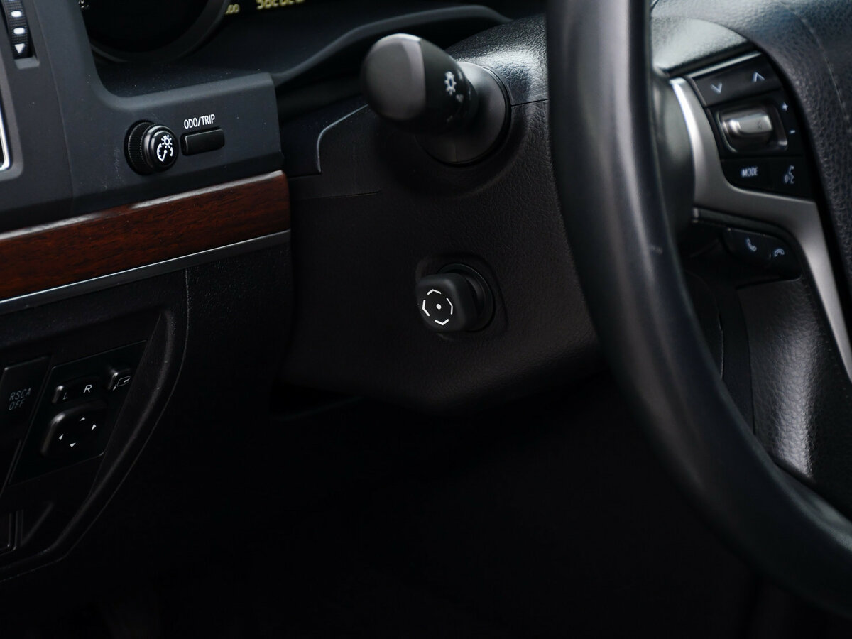 Toyota Land Cruiser с пробегом — 2017 год. Фото: #20