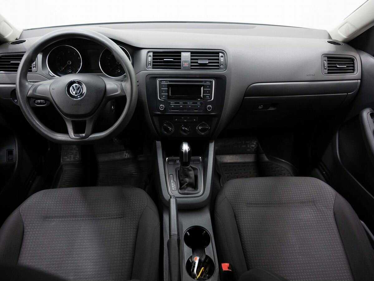 Volkswagen Jetta с пробегом — 2015 год. Фото: #11