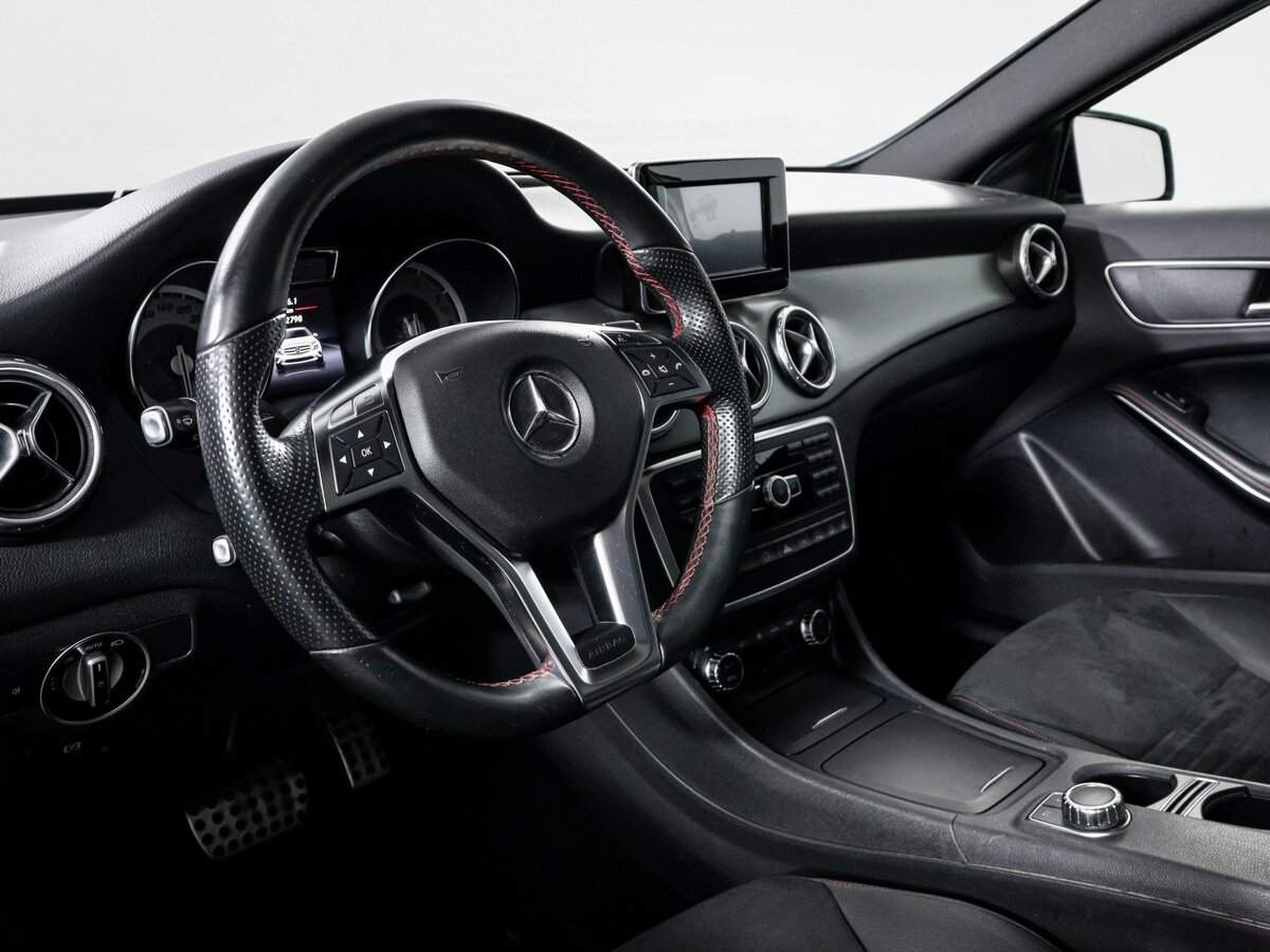 Mercedes-Benz GLA с пробегом — 2014 год. Фото: #11