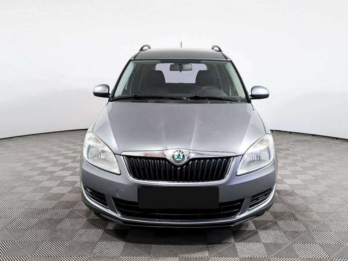 Skoda Roomster с пробегом — 2012 год. Фото: #1