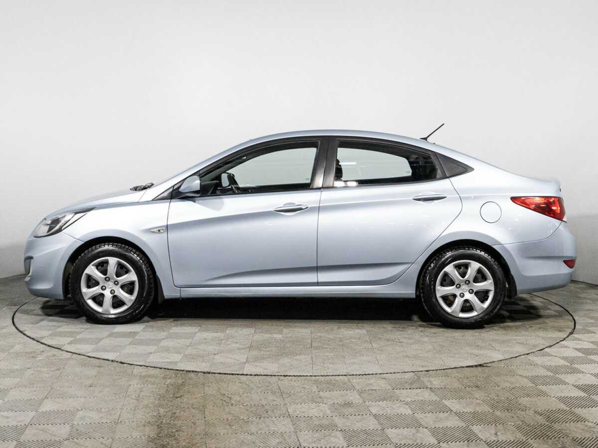 Hyundai Solaris с пробегом — 2011 год. Фото: #7