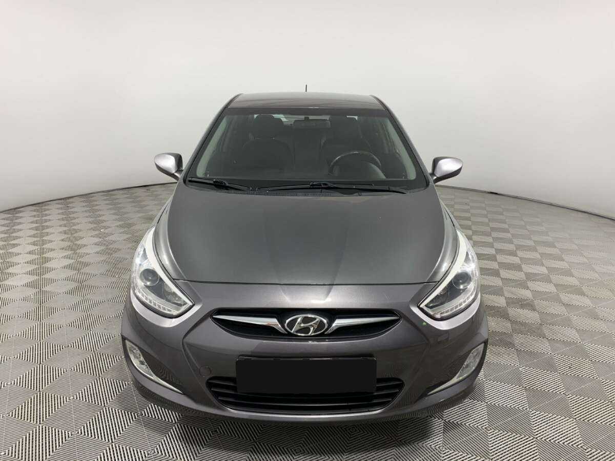 Hyundai Solaris с пробегом — 2013 год. Фото: #1
