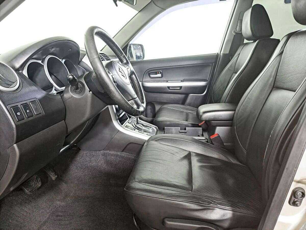 Suzuki Grand Vitara с пробегом — 2011 год. Фото: #11