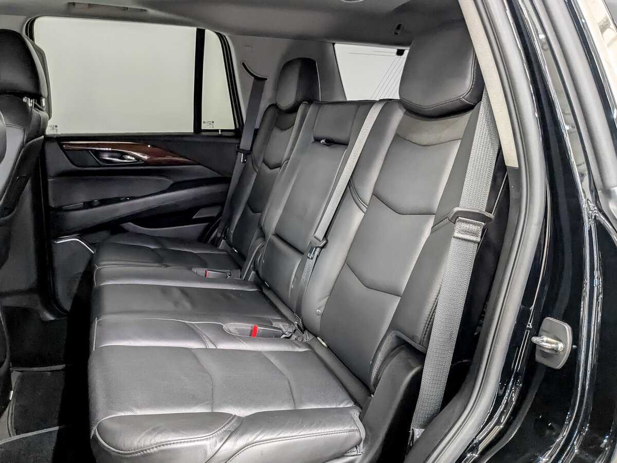 Cadillac Escalade с пробегом — 2017 год. Фото: #11