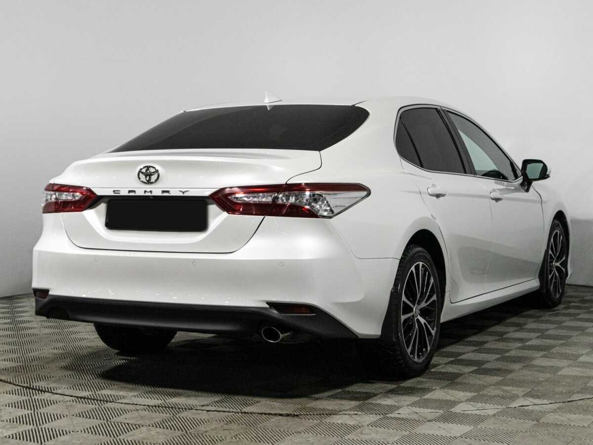 Toyota Camry с пробегом — 2021 год. Фото: #3