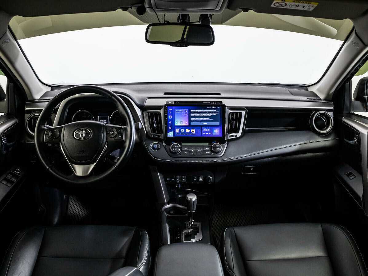 Toyota RAV4 с пробегом — 2016 год. Фото: #12