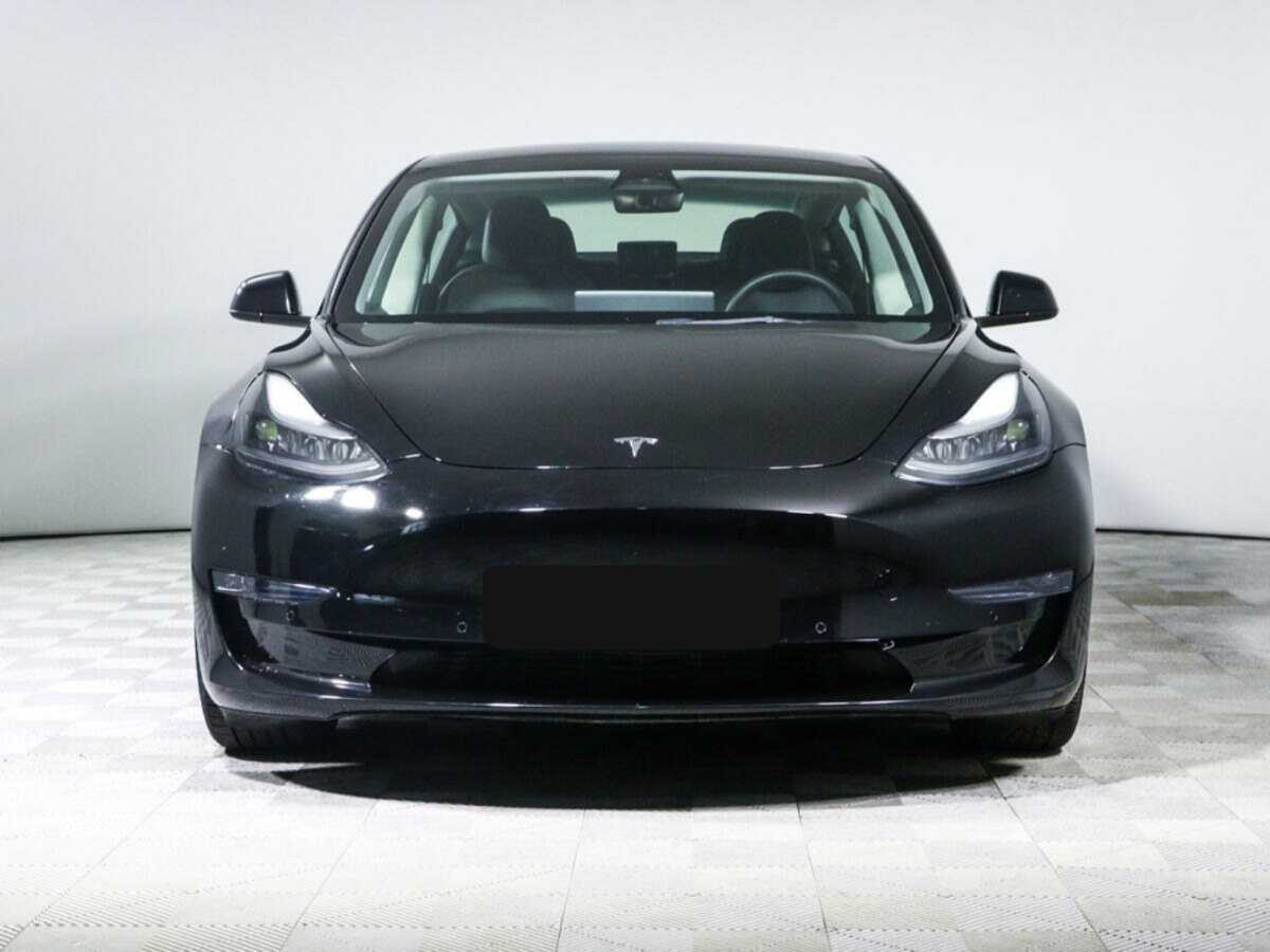 Tesla Model 3 с пробегом — 2022 год. Фото: #1