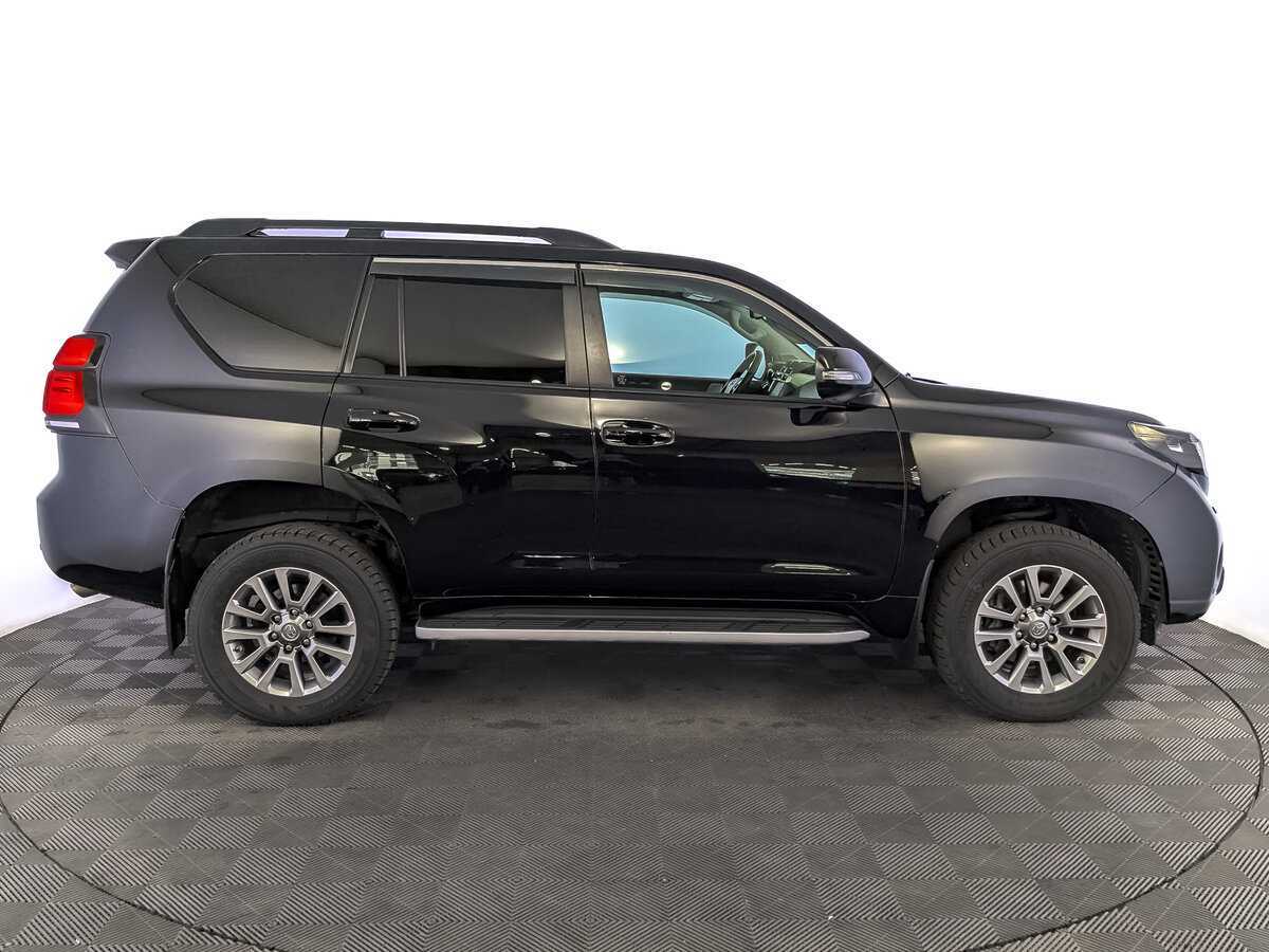 Toyota Land Cruiser Prado с пробегом — 2017 год. Фото: #3