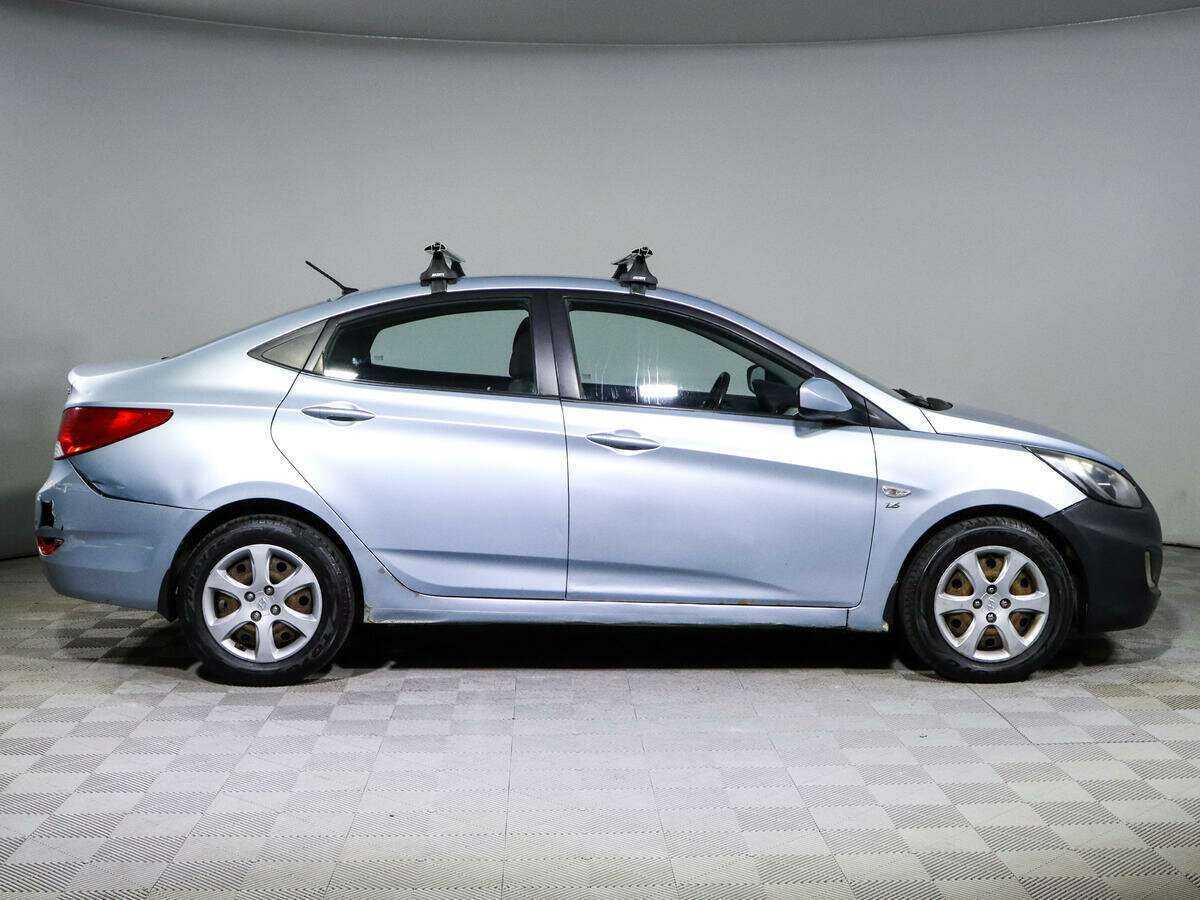 Hyundai Solaris с пробегом — 2011 год. Фото: #3