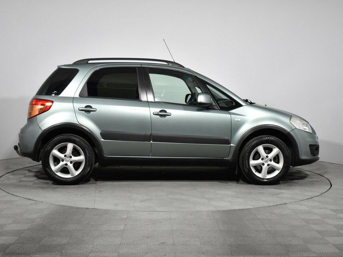 Suzuki SX4 с пробегом — 2011 год. Фото: #3