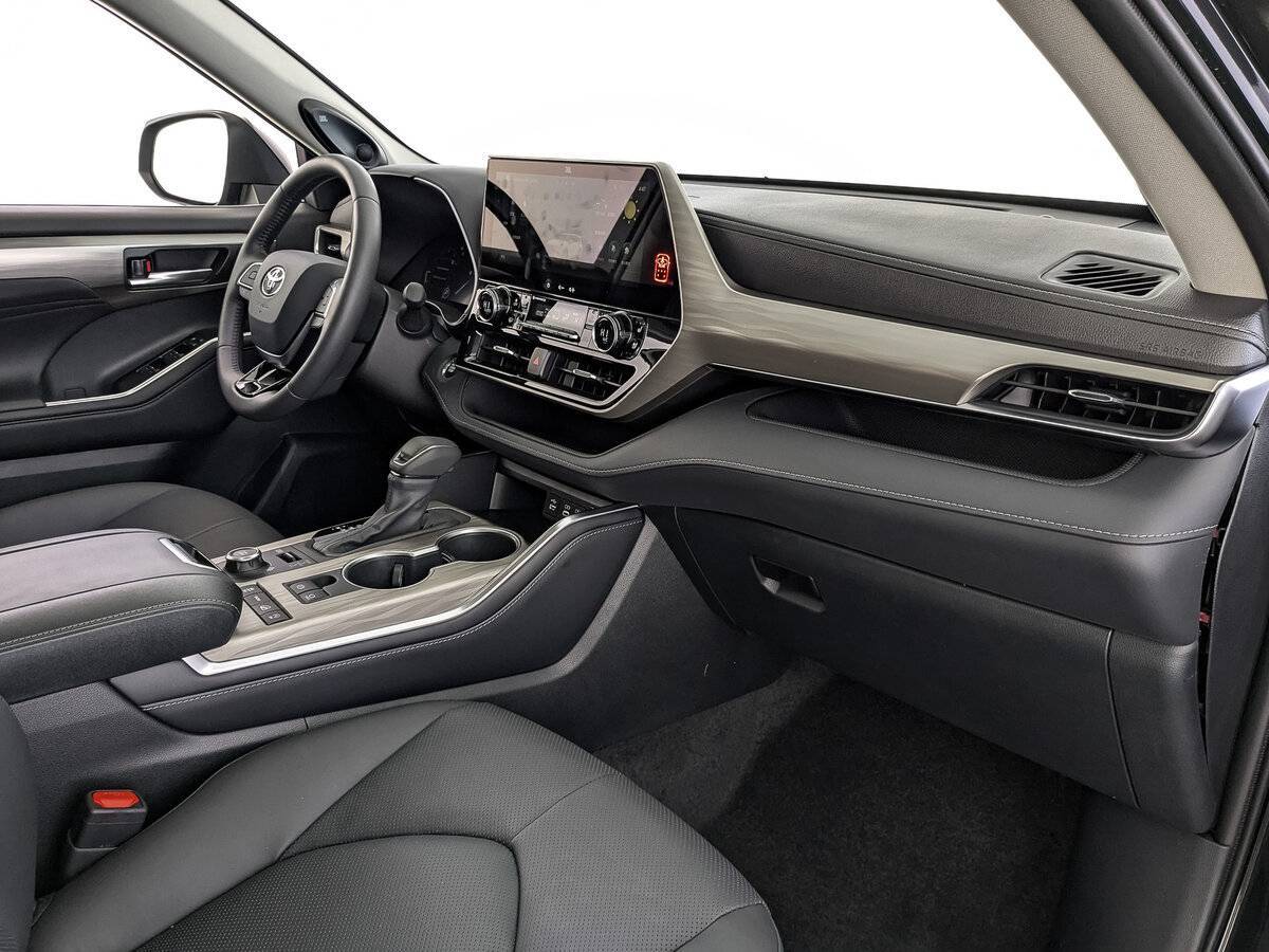Toyota Highlander с пробегом — 2025 год. Фото: #8