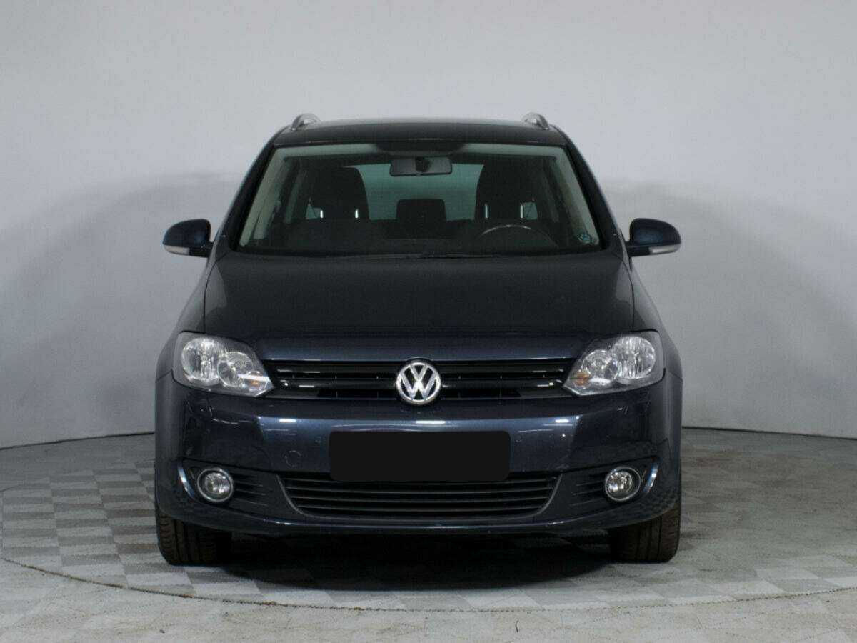 Volkswagen Golf Plus с пробегом — 2011 год. Фото: #1