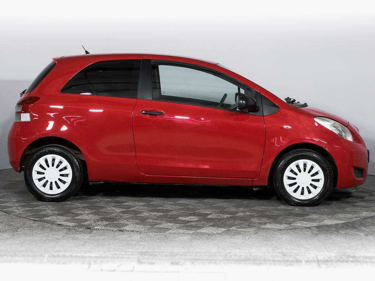 Toyota Yaris с пробегом — 2010 год. Фото: #3