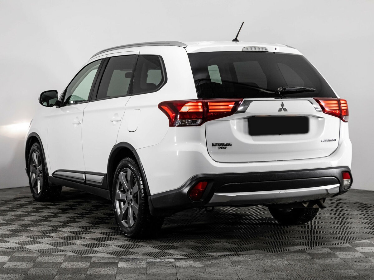 Mitsubishi Outlander с пробегом — 2016 год. Фото: #5
