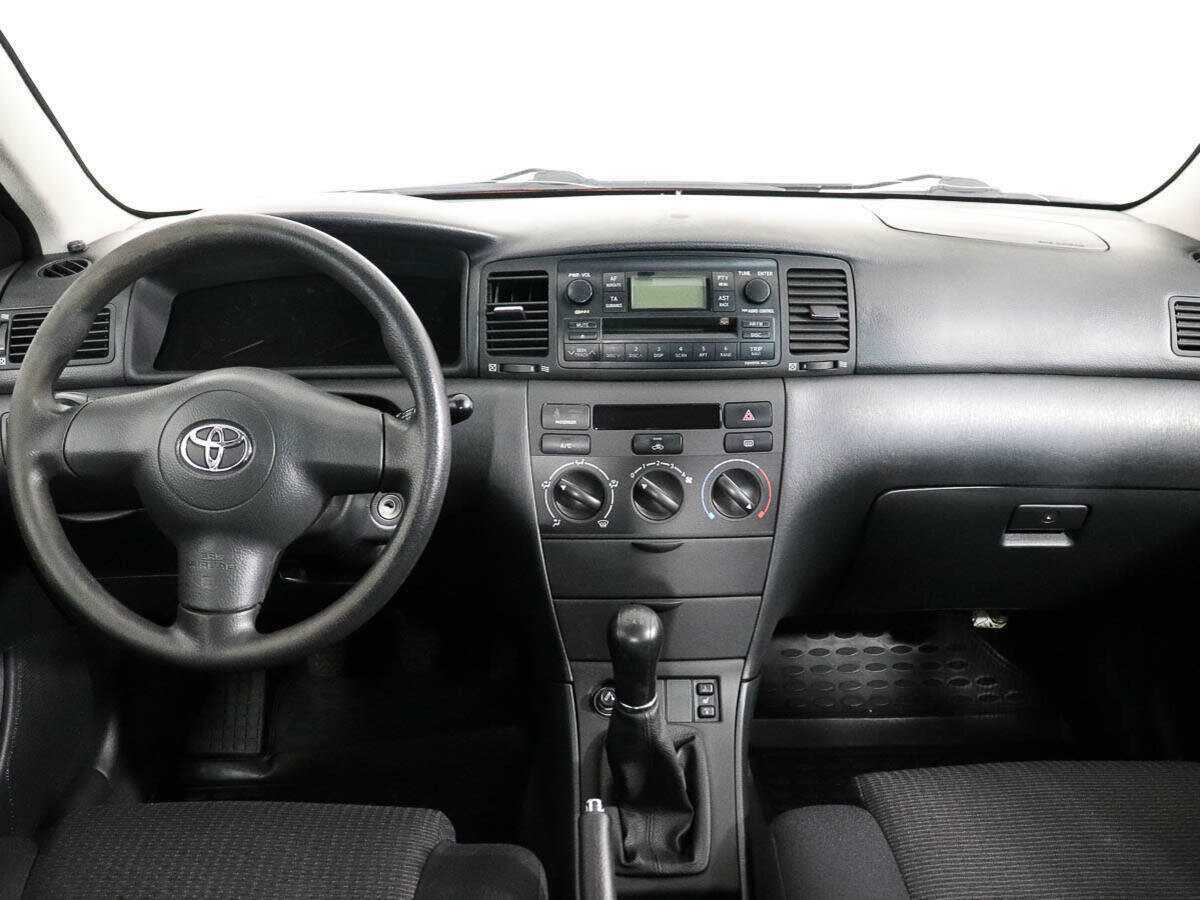 Toyota Corolla с пробегом — 2006 год. Фото: #9