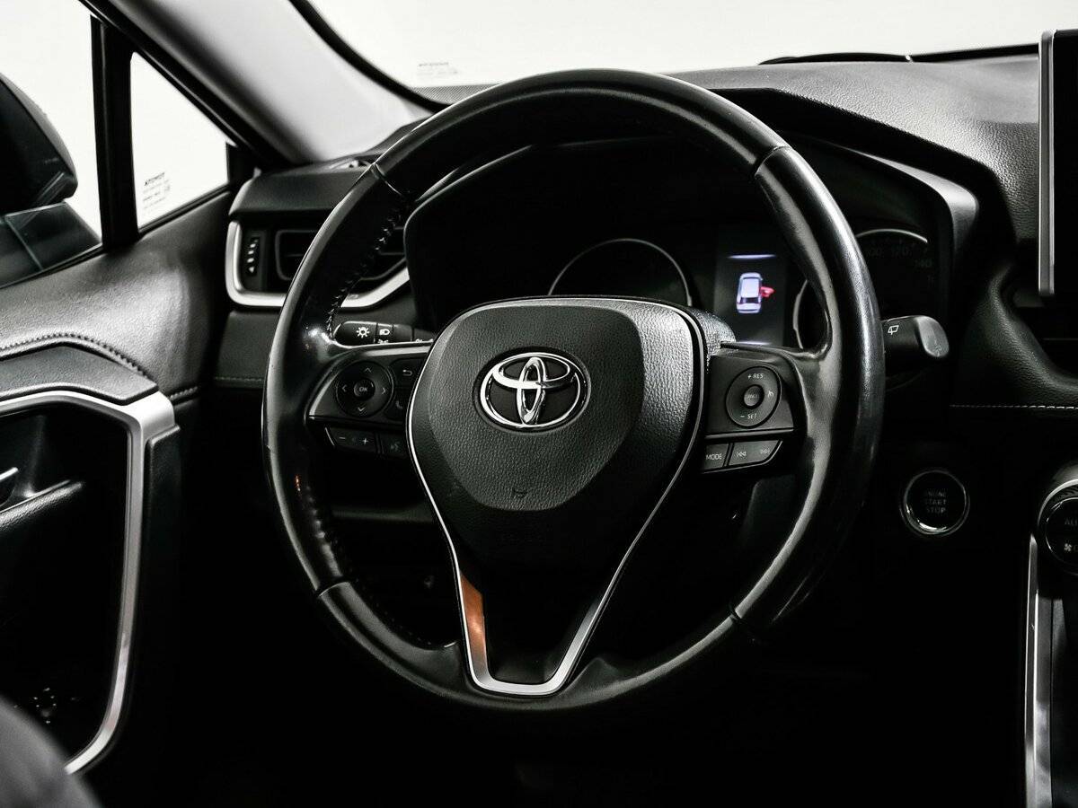 Toyota RAV4 с пробегом — 2020 год. Фото: #15