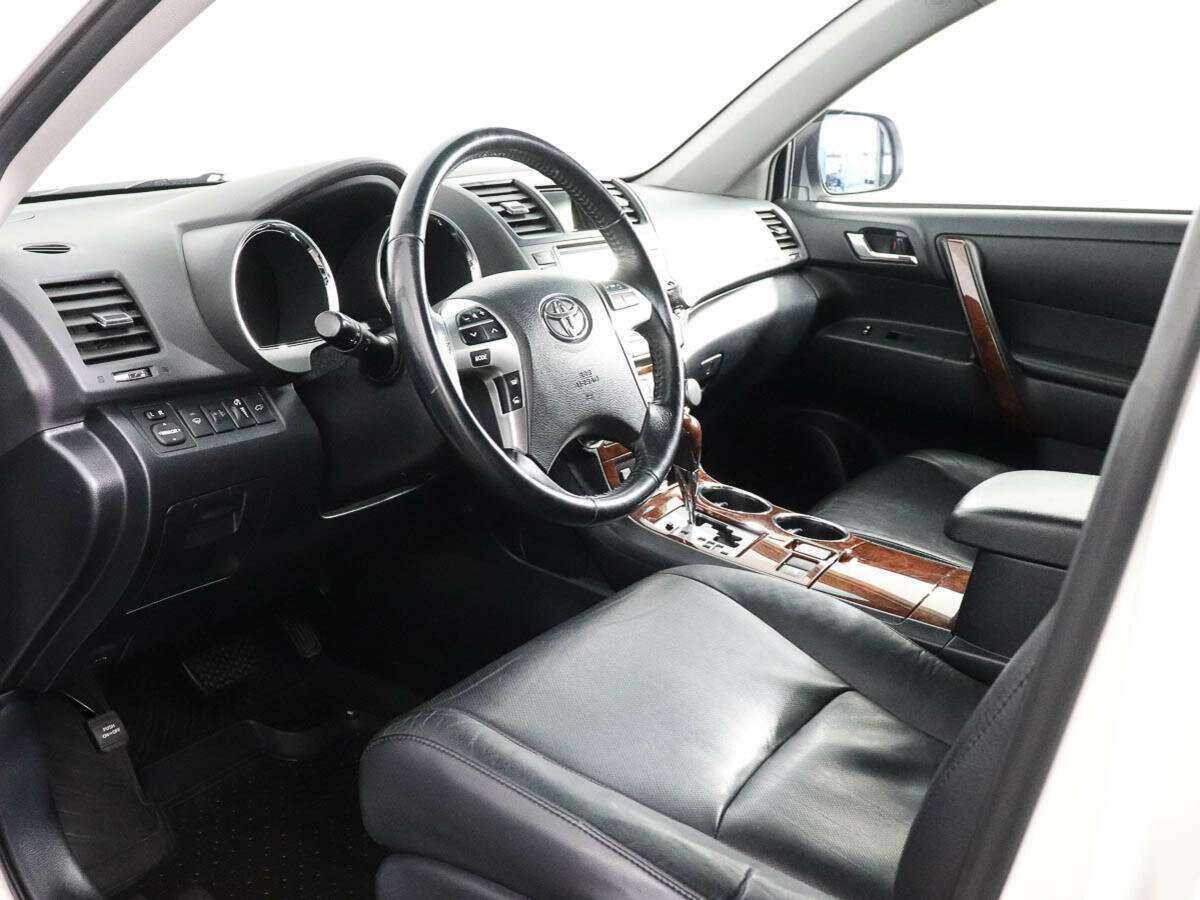 Toyota Highlander с пробегом — 2011 год. Фото: #7