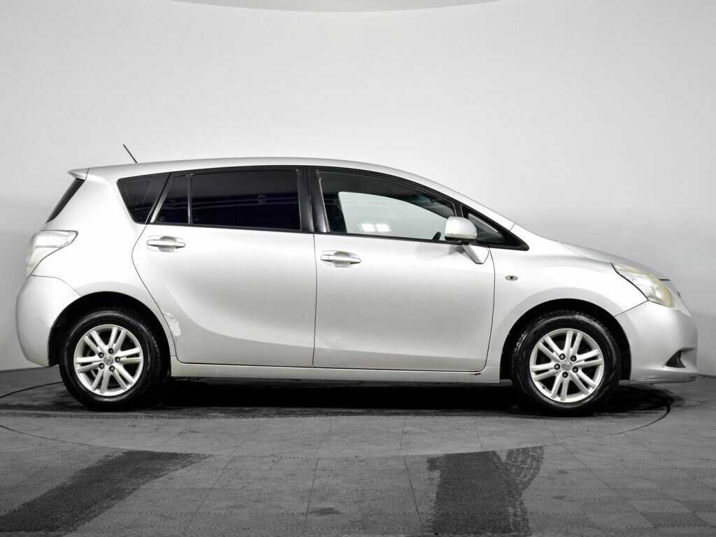 Toyota Verso с пробегом — 2010 год. Фото: #3