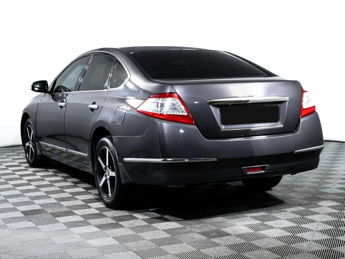 Nissan Teana с пробегом — 2011 год. Фото: #6