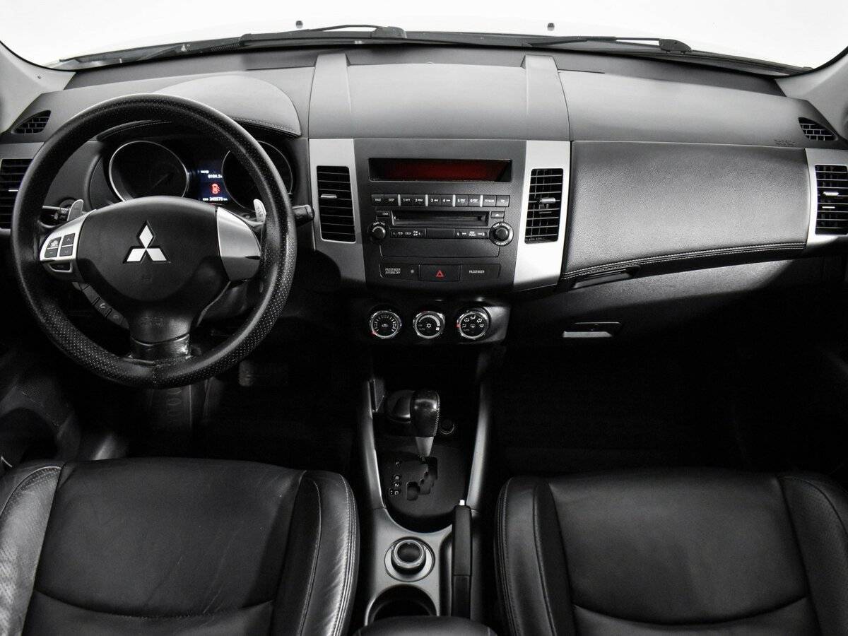 Mitsubishi Outlander с пробегом — 2011 год. Фото: #12
