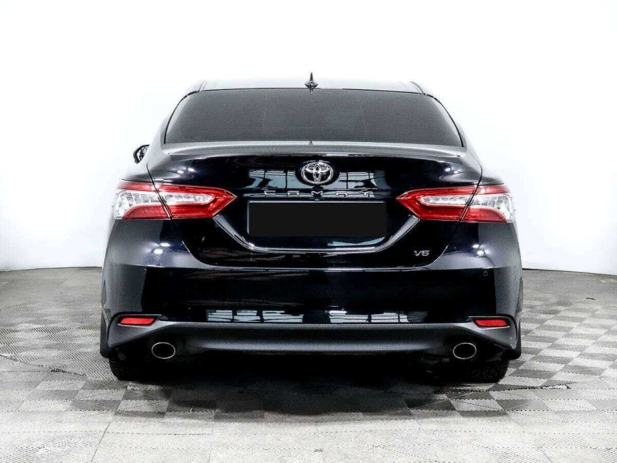 Toyota Camry с пробегом — 2018 год. Фото: #4