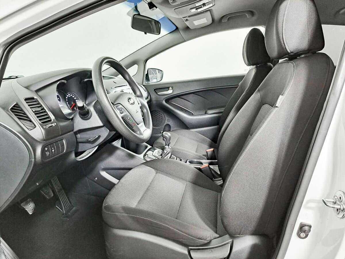 Kia Cerato с пробегом — 2017 год. Фото: #13